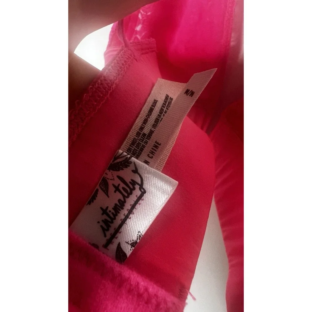 Free People V-Wire Bralette Soft Lace Pink Satin‎ Band Size XS NWOT